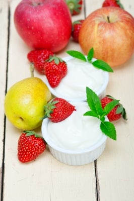 yoghurt strawberries and apples