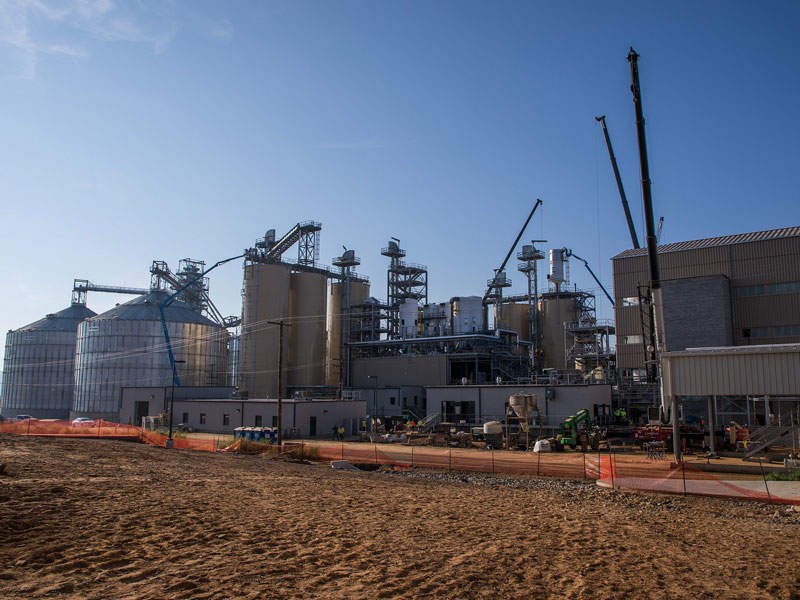 Perdue AgriBusiness’s soybean processing plant is the biggest such facility in the US. Credit: Governor Tom Wolf.