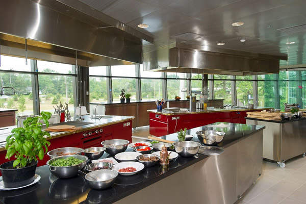 The culinarium at the Solon R&D centre enables chefs to create new recipe ideas. Credit: Nestlé.