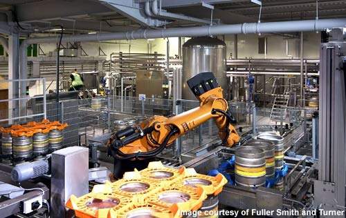 The robot arm on the Fuller's kegging line is a labour-saving device that ensures flexible and variable handling of different pallets.